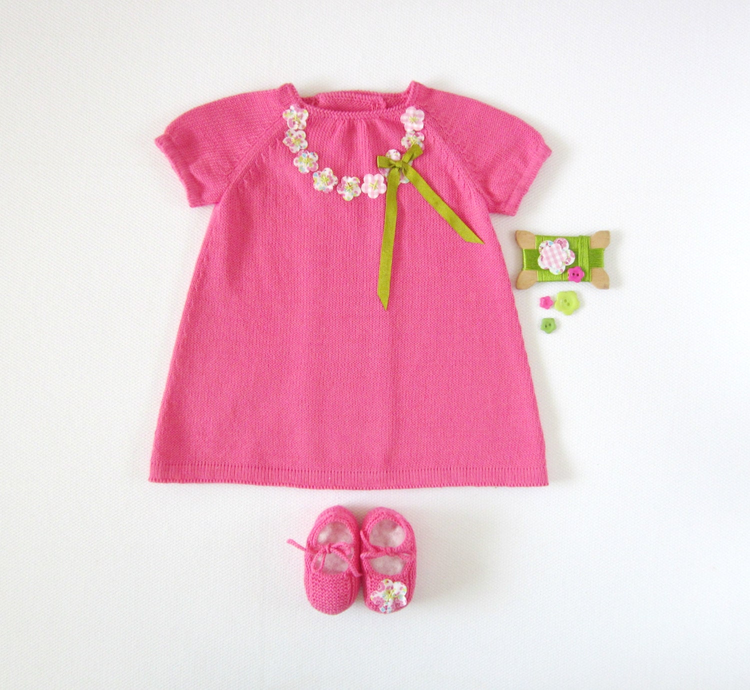 knitted dress, shoes, for a baby girl with flowers and loop. 100% cotton. READY TO SHIP in size 1/3 months