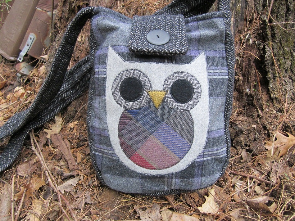 Owl cross body totebag, recycled wool