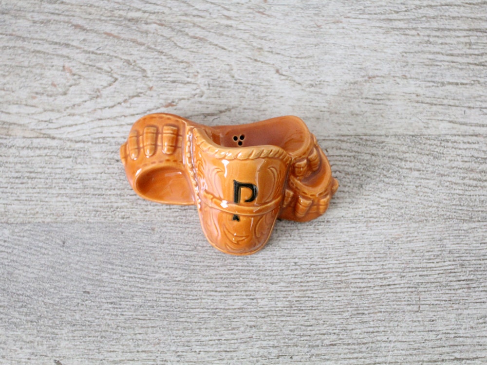Vandor Pepper Shaker / Pelzman Designs Gun Holster / Vintage Pepper Shaker