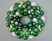 ST. PATRICK'S DAY Ornament Wreath Green & White with Large Glittered Shamrock