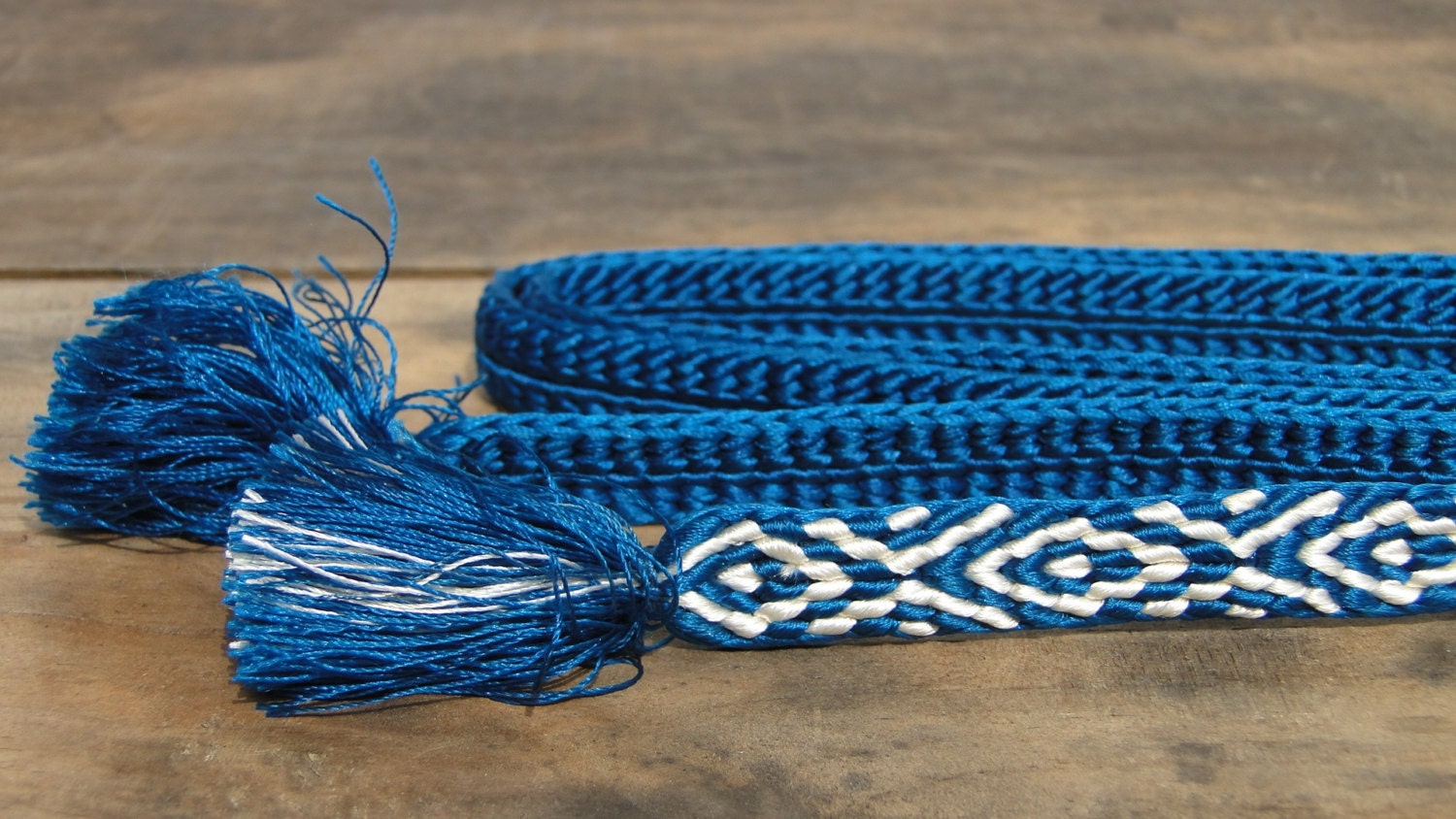 Obijime. Japanese Cord for Tying Obi. Woven Silk Tie Belt. Blue White (Ref: 304)