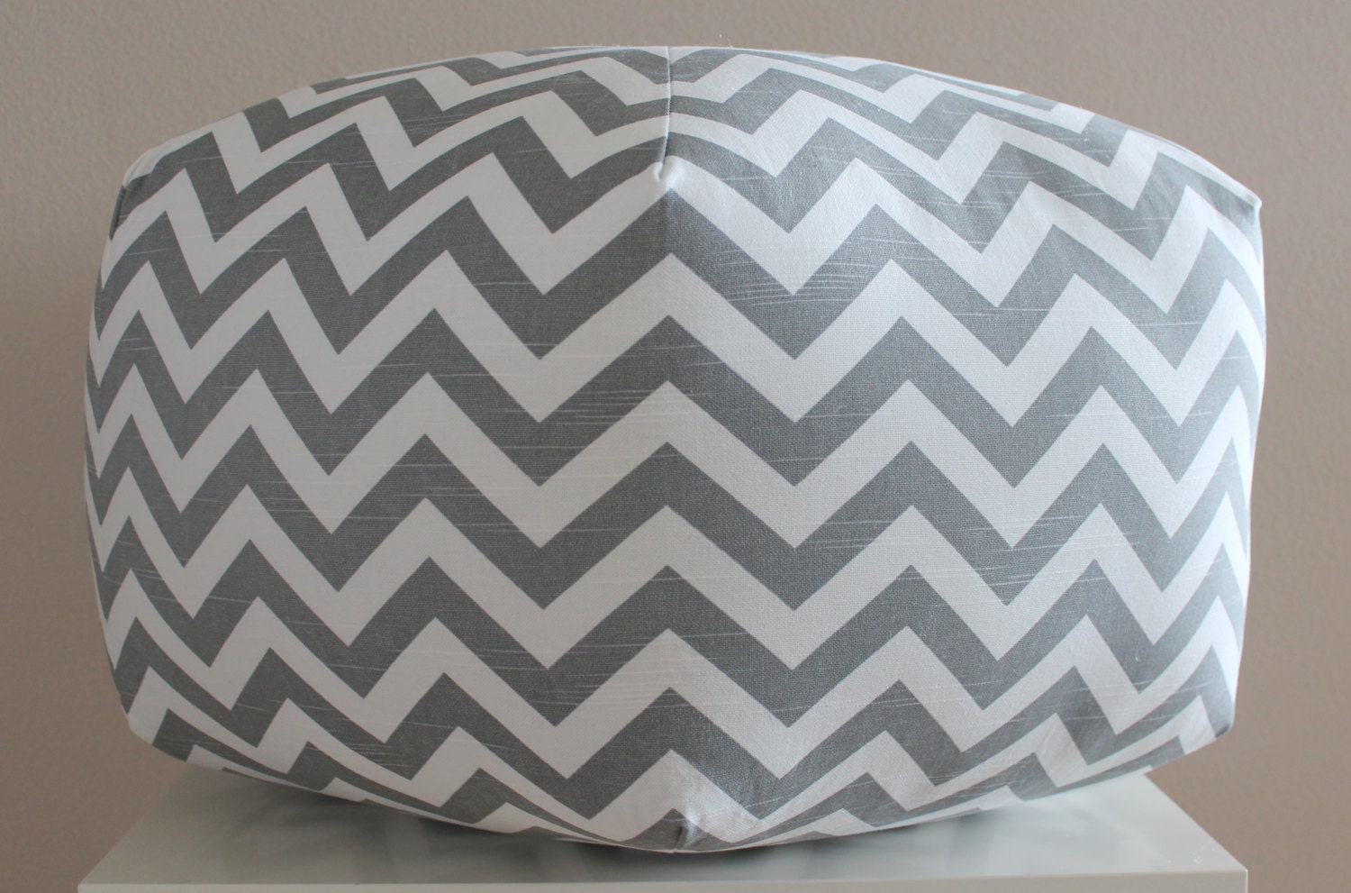 24" Pouf Ottoman Floor Pillow Grey White Zig Zag Chevron