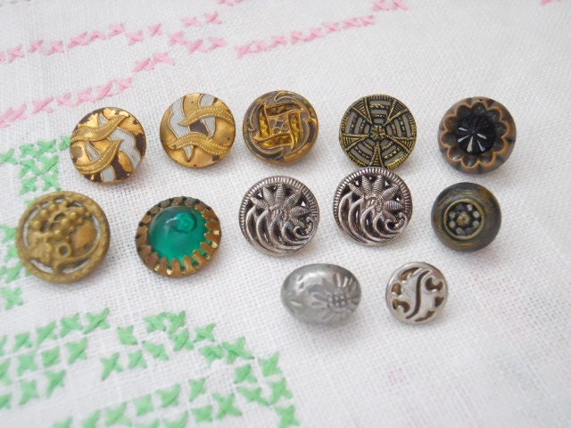 Small Metal Buttons - Victorian Era - 1 Dozen