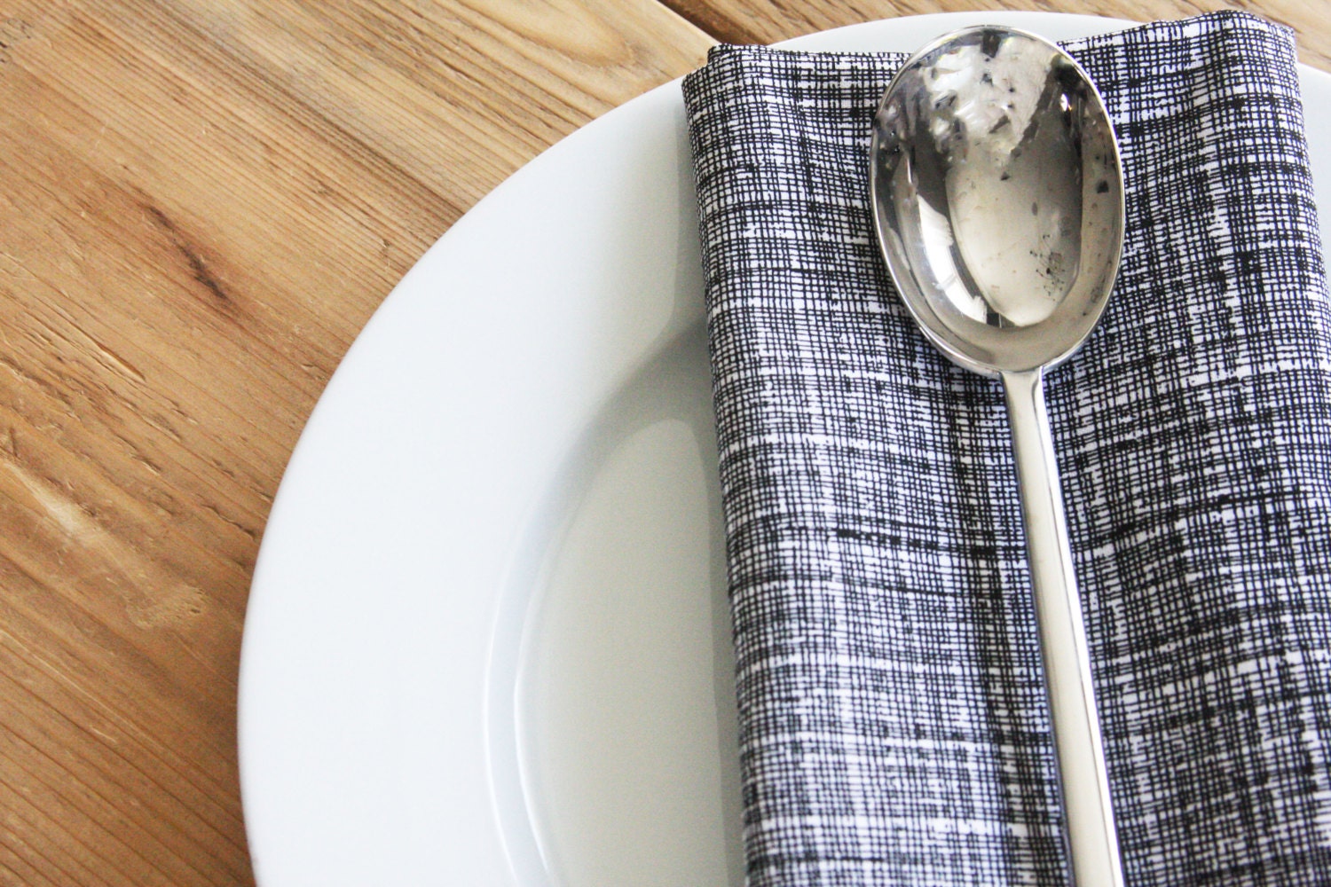 Cloth Napkins - Black and White Newsprint - Set of 4 Reversible Cloth - FREE SHIPPING