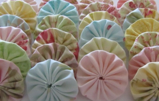 Pastel fabric yoyos 30 shabby chic 2 inch round 15 different fabrics ready to ship pink roses