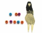 Mini brooch / pregnant doll Emily / small plastic original accessories
