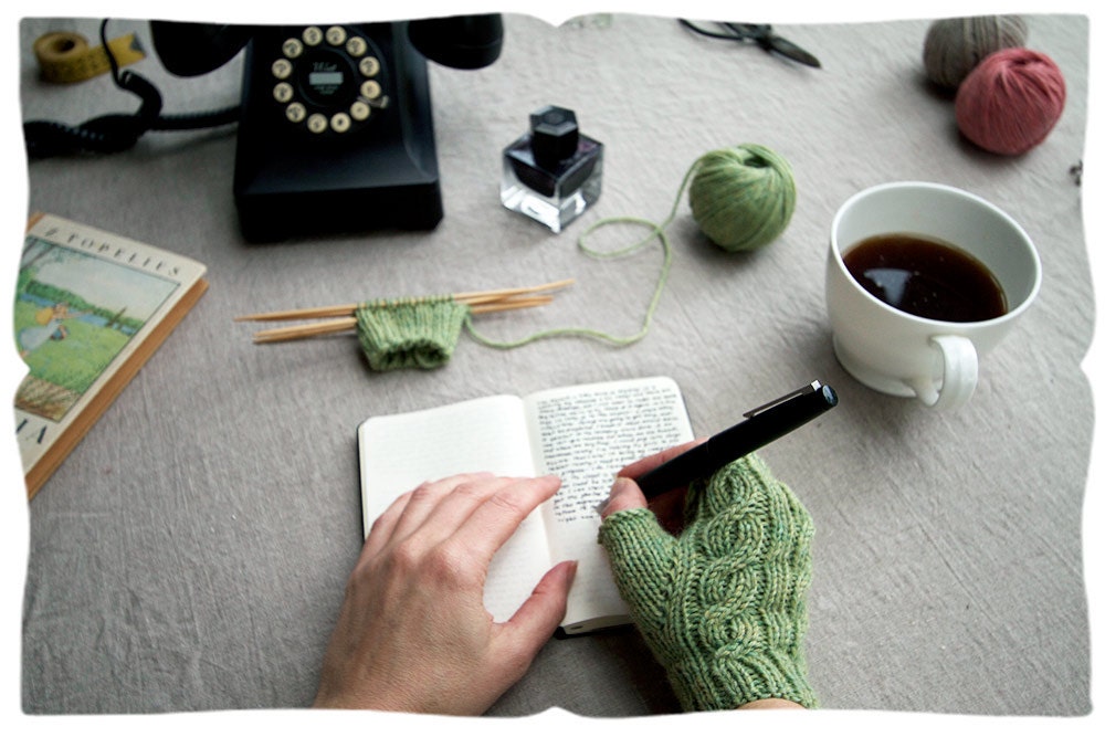 learn to knit handwarmer video tutorial kit. cabled fingerless gloves, short & sweet, spring heather leaf-green or other shades.