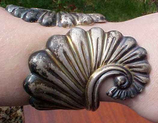 Sterling Silver Clamper Bypass Bracelet. Vintage Taxco Mexico Curling Fern.