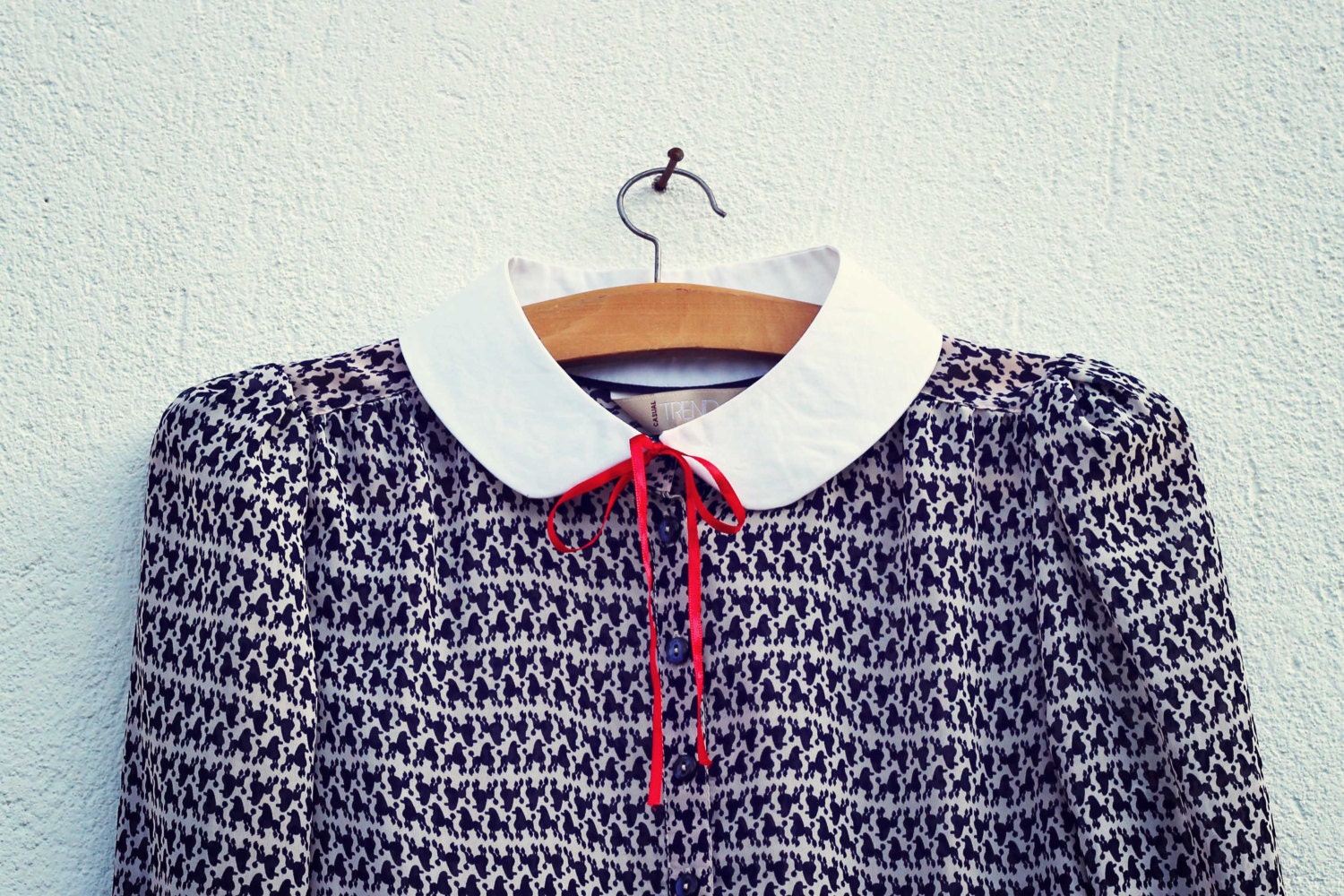 Detachable white mini peter pan collar with red ribbon closure - Made to order