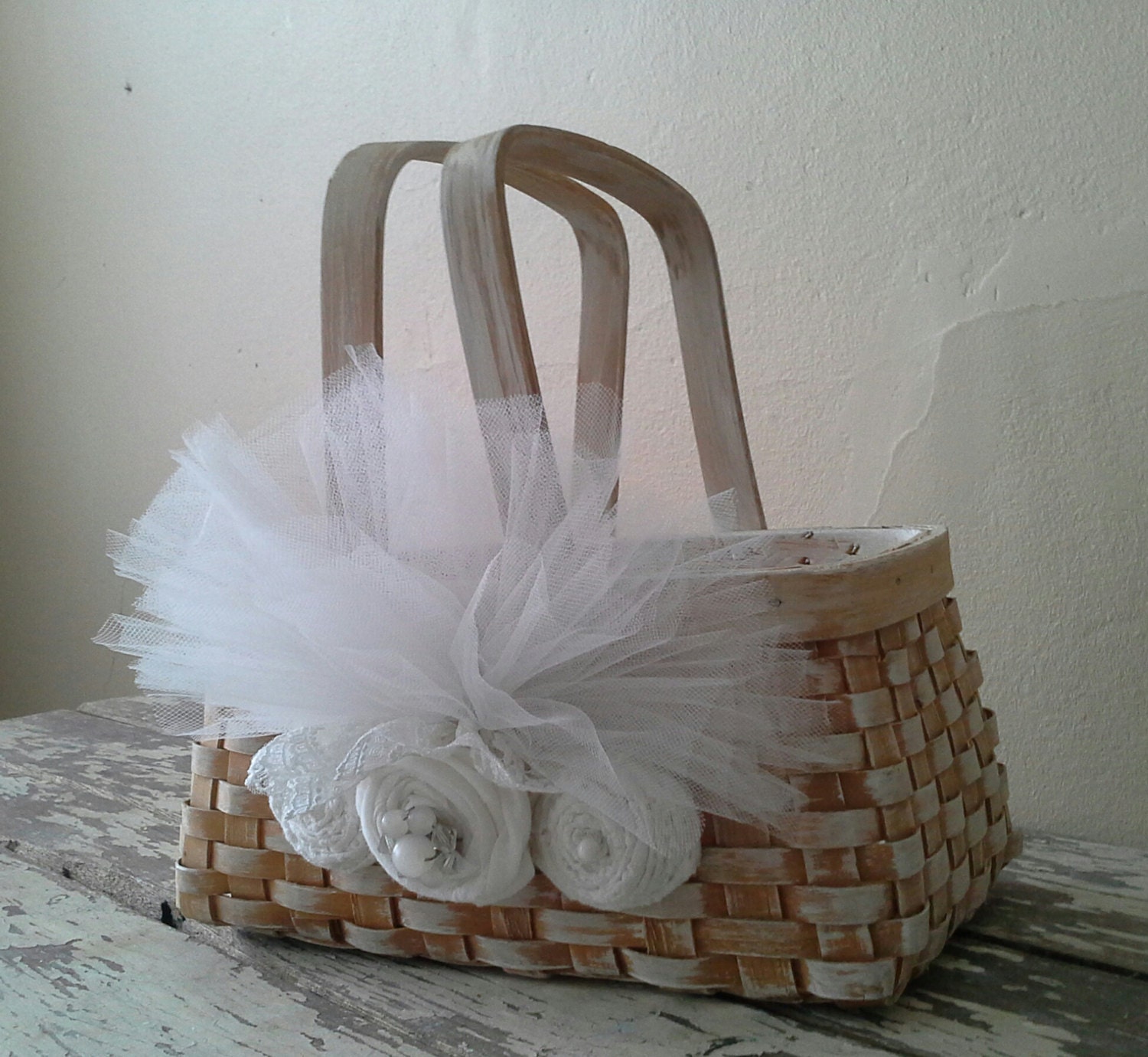 BASKET - Flower Girl - Wedding - Vintage - Shabby and chic - Cottage chic