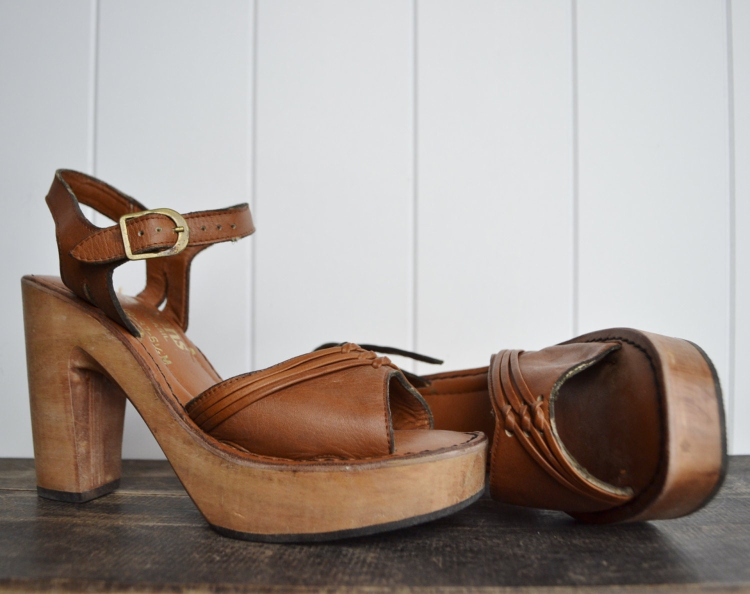1970s Leather Sandals Tan Brown Hippie Boho Wood Sole Platform High Heels Women's Size 6.5
