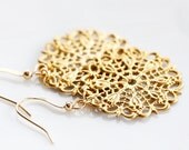 Round Lace Earrings Gold Floral Lace Dangle Earrings Brass Filigree Floral Earrings Party Jewelry - E239