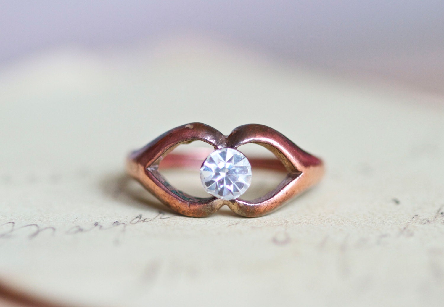 Copper Lips - Ring With Rhinestone