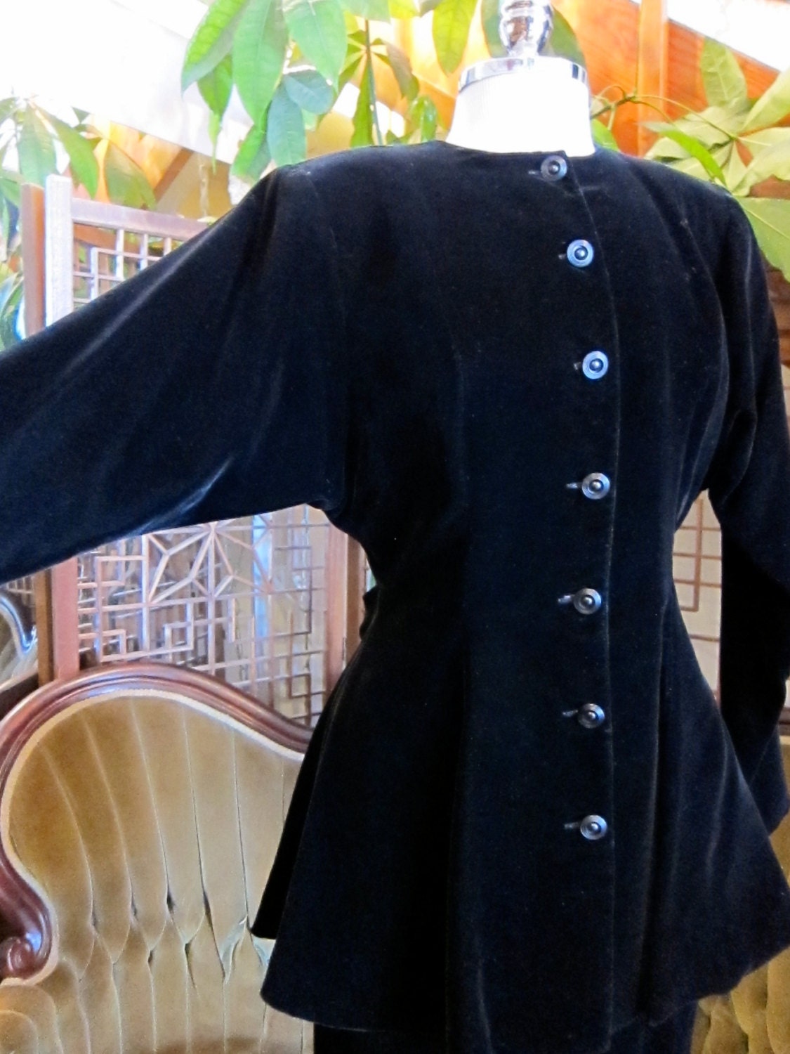 Designer VELVET VALENTINO BOUTIQUE 1980s does 1940s black skirt suit