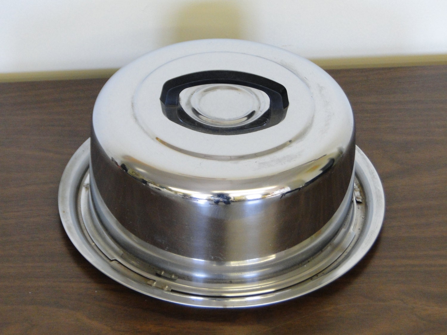 Mid Century Vintage Stainless Steel Round Cake Carrier Everedy Company USA