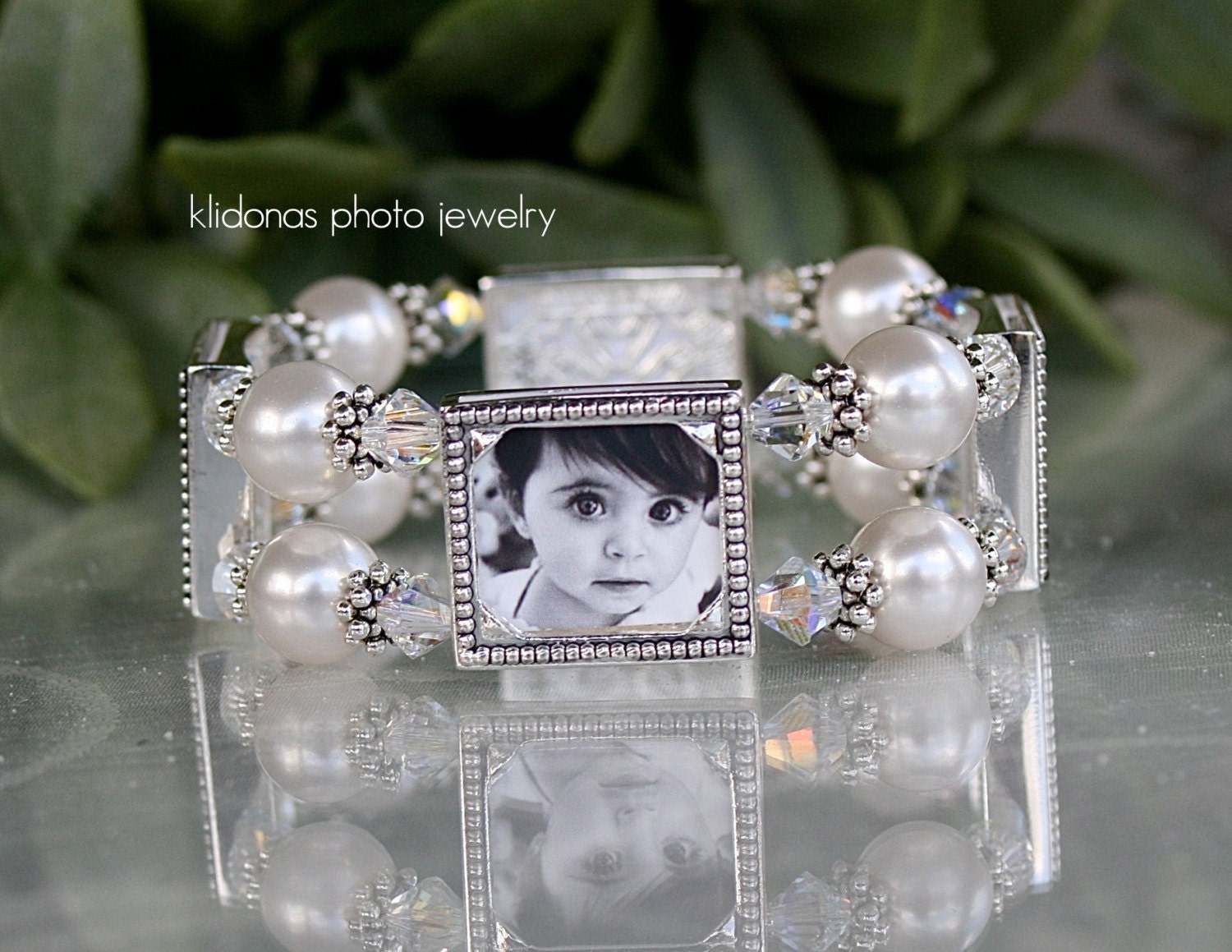 Photo Bracelet, Custom Photo Jewelry, Picture Bracelet, Bracelet for Mom, Bracelet for Grandmother, Gift for Mom, Pearl Bracelet