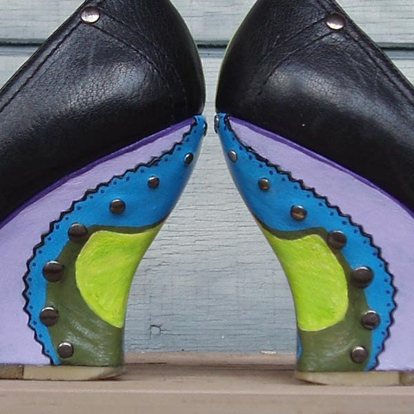 Gingko Cheesecake - hand-painted shoes W7.5