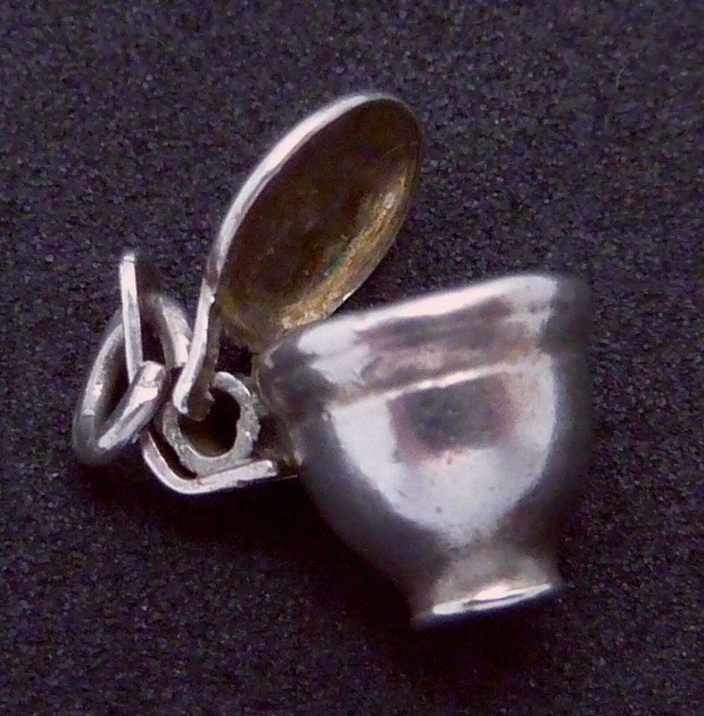 Vintage Sterling Silver Moveable Chamber Pot Toilet Pendant for Bracelet or Necklace 17304