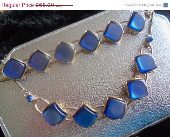 Vintage Blue Lucite Necklace & Bracelet Set Funky Fun Retro Rockabilly Demi Parure