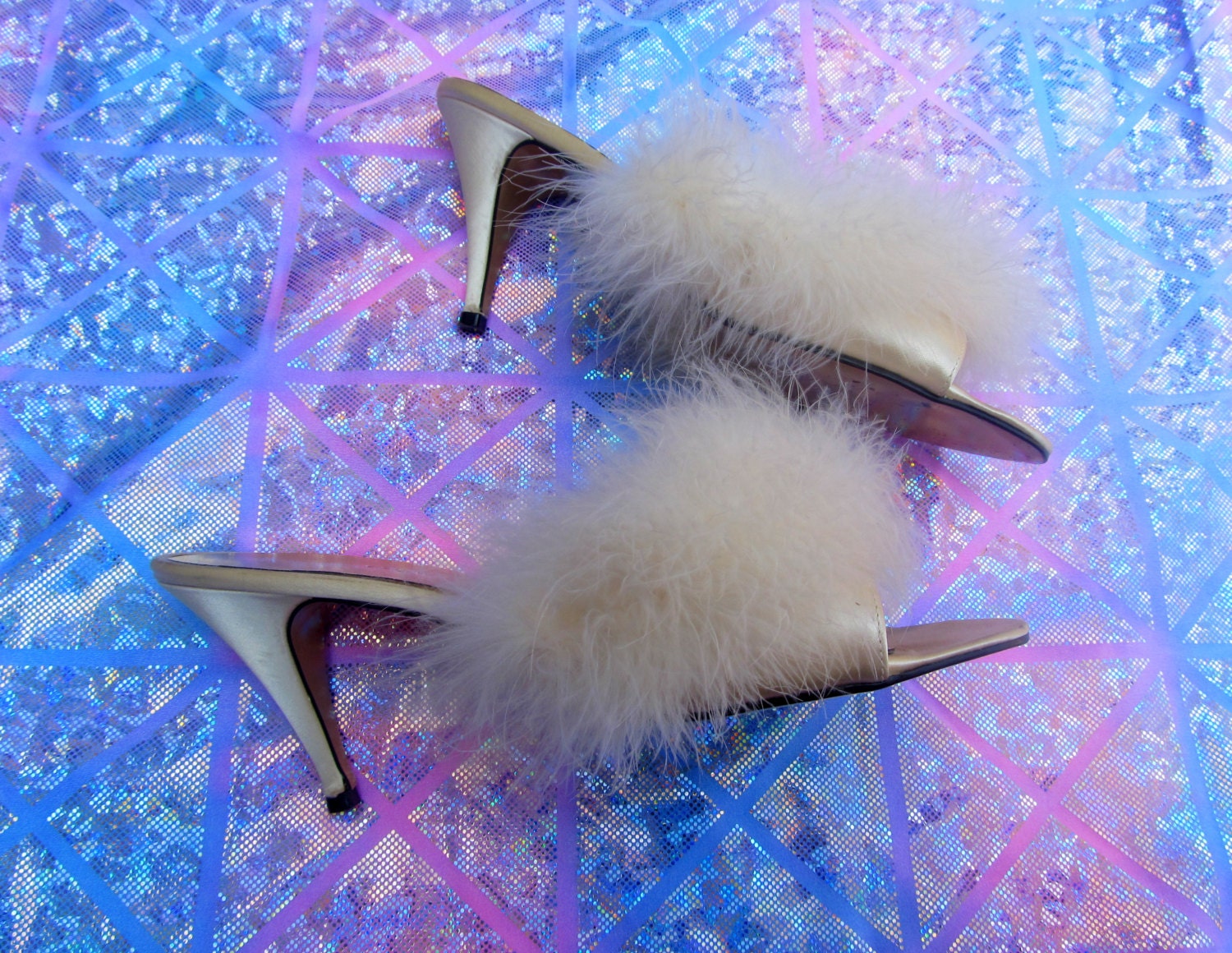 MARABOU Clueless White Gold Fancy Boa High Heels 9