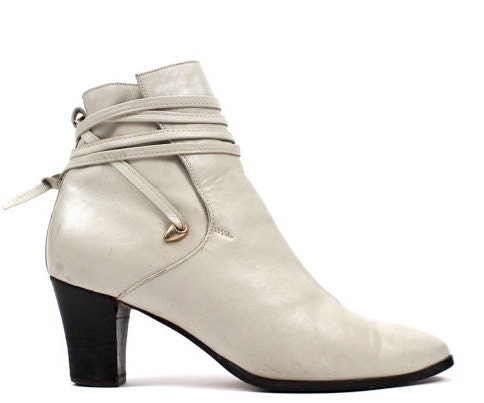 80s- 90s  Vtg Harness Boot  LEATHER Cream Bootie / Avant Garde Chunky Platform/ Lace Up Almond Toe / Womens sz 7- 7.5 // euro sz 37 - 38