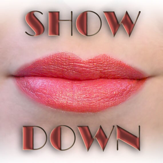 SHOWDOWN Restorative LIPSTICK in medium burnt coral, 5ml