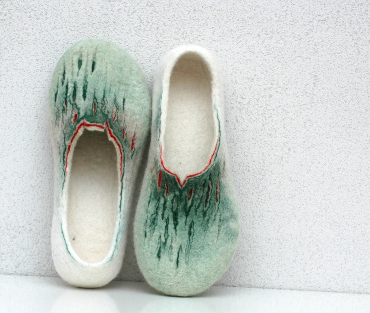 Felted slippers. Painting of Spring. Green, white red colors. For women.