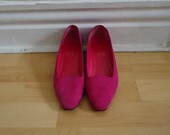 As Is / 1980s / Magenta / Suede Shoes / Walking Heel / Size 6.5