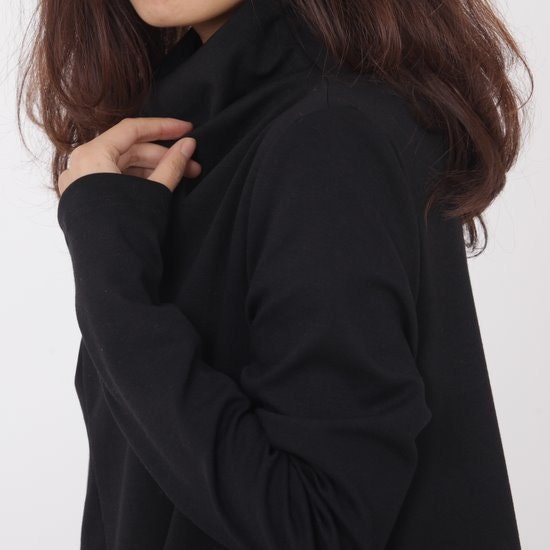 Pile collar cotton dress in black