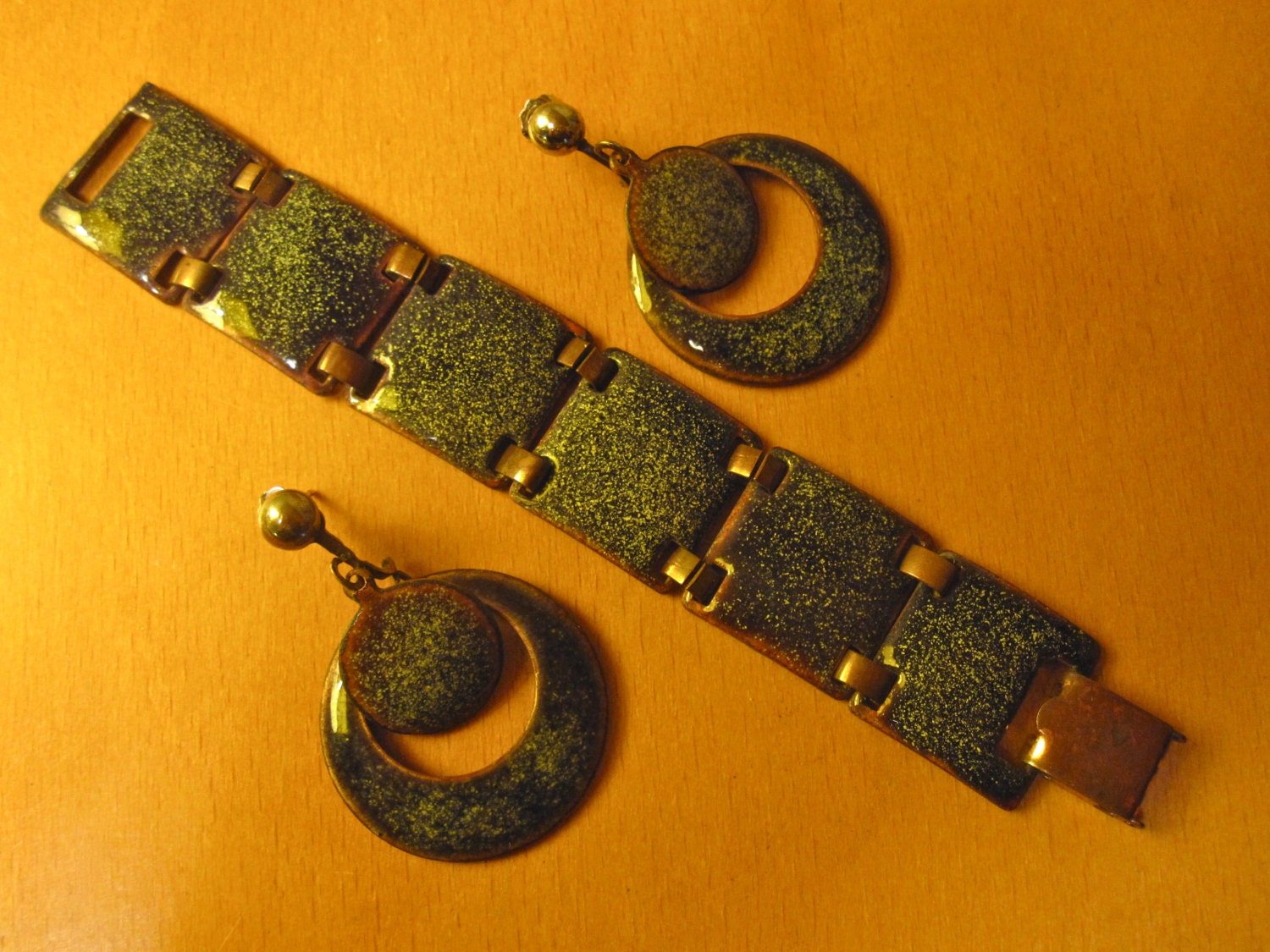 Vintage mid Century Speckled Green/Black Enameled Copper Earrings and Bracelet Set.