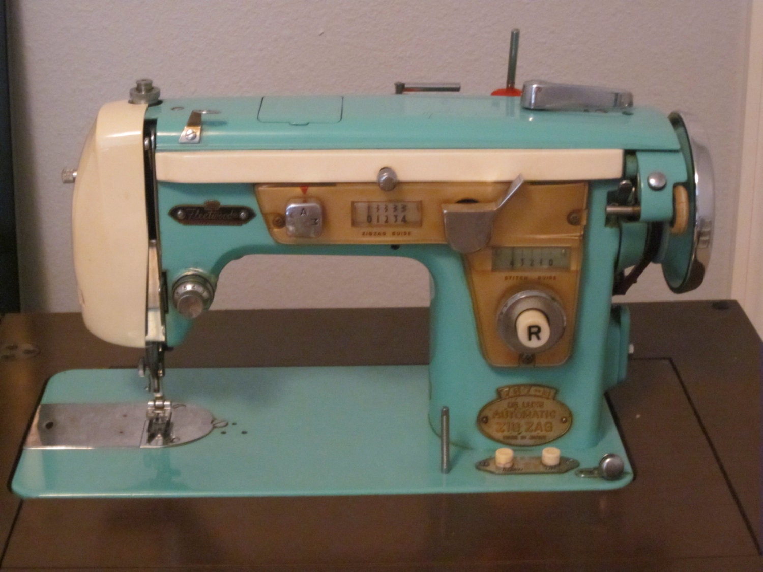 Aqua 50s Fleetwood Sewing Machine