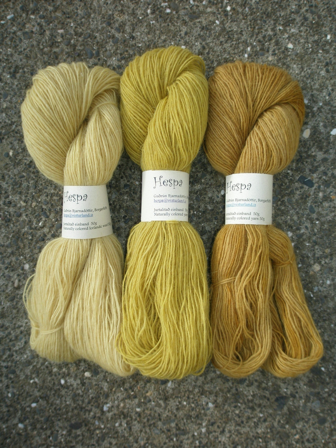 Make your own Icelandic "Hyrna" shawl