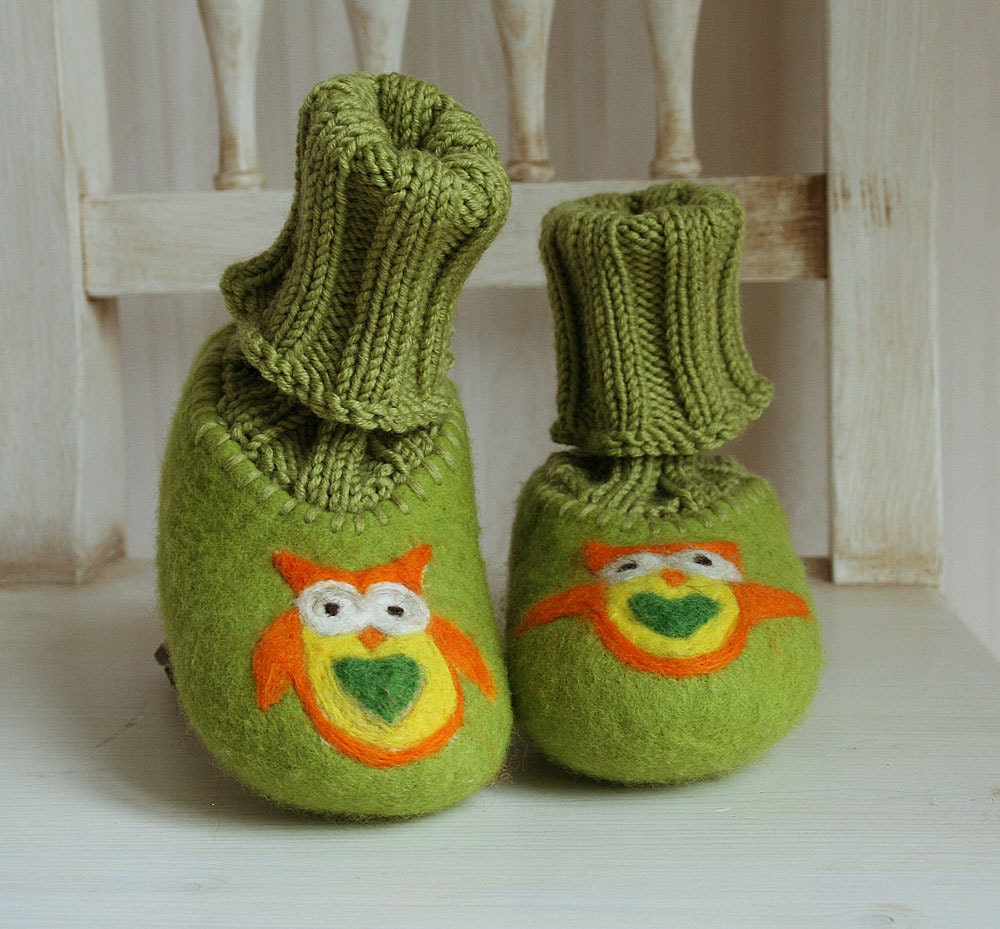 Cute Owl - Handmade Eco friendly Organic felt knitted grey red baby toddler boy girl slippers boots shoes socks - Size 7,5 - 8 Ready to ship