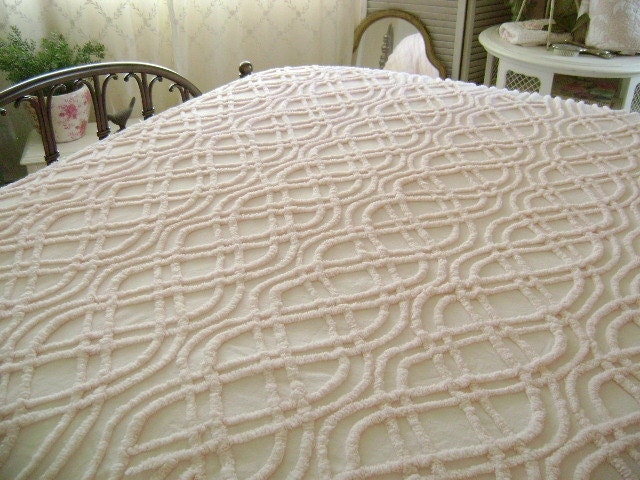 Vintage Chenille - Cotton Candy PINK - Gorgeous Thick, Heavy Tufting - 88" x 102" - Perfect