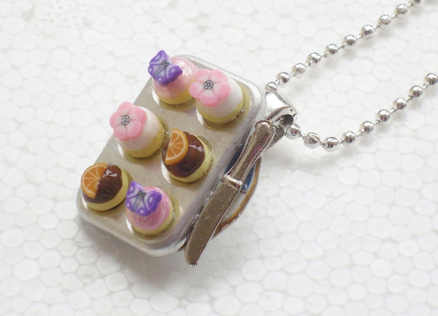 Muffin Pan / cupcakes Pendant. Polymer Clay.