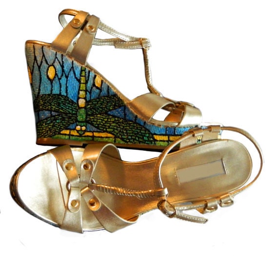 CLEARANCE: Women's Size 8.5 Painted Dragonfly Wedge Sandals