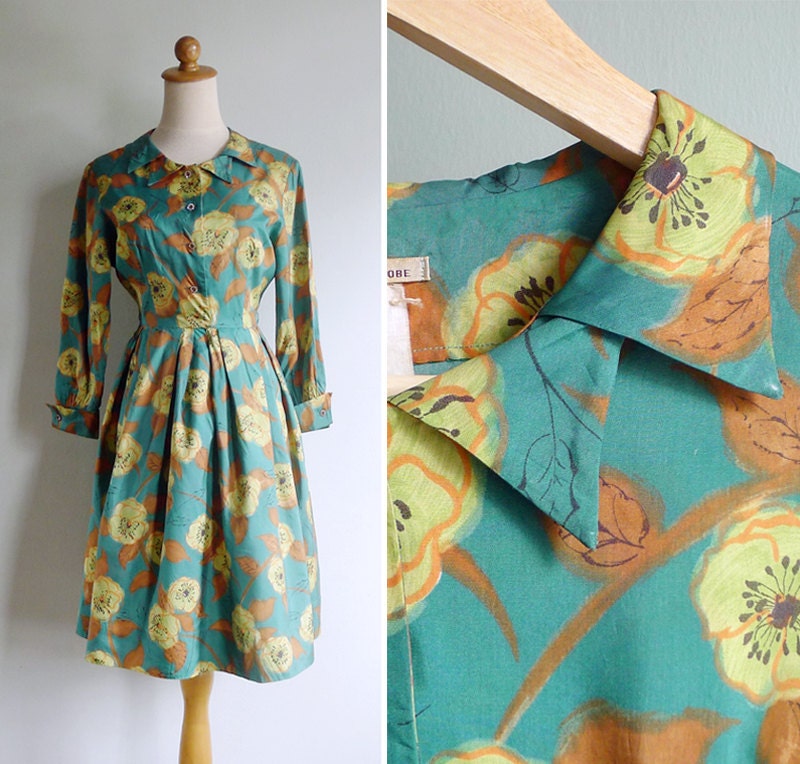AWAY SALE (See Shop) Vintage 50's Silk Double Collar Green Floral Dress with Diamante Buttons S or M