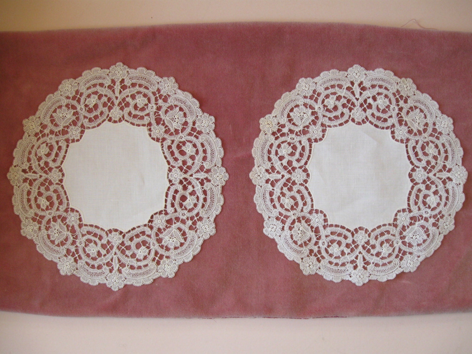 Beautiful Vintage Doily 1920s Point Lace border 9 in. diameter - 4 Available
