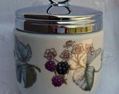 Royal Worchester Porcelain EGG CODDLER Cup in Raspberry Design