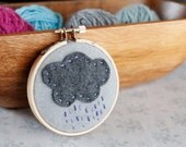 Embroidery Hoop Art. Felt cloud. Rain Shower. Blue Drizzle. 3 inch Wall Art by Catshy Crafts.