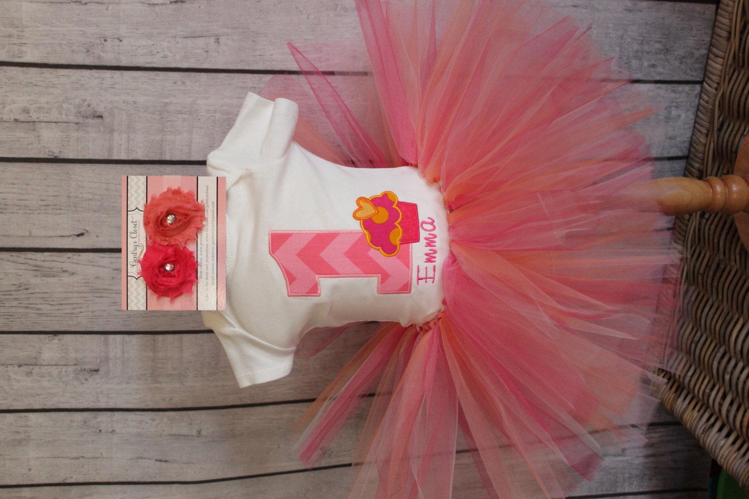 First Birthday Outfit. Baby Girl onesie or shirt, tutu, and headband. 1st bday tutu outfit. Personalized Name.