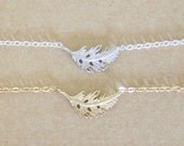 Leaf Necklace. Simple Necklace. Silver plated / Gold plated Necklace. Everyday Necklace.