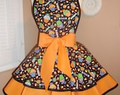 Halloween Cupcake Print Womans Retro Apron With Tiered Skirt and Bib...One Of A Kind And Ready To Ship