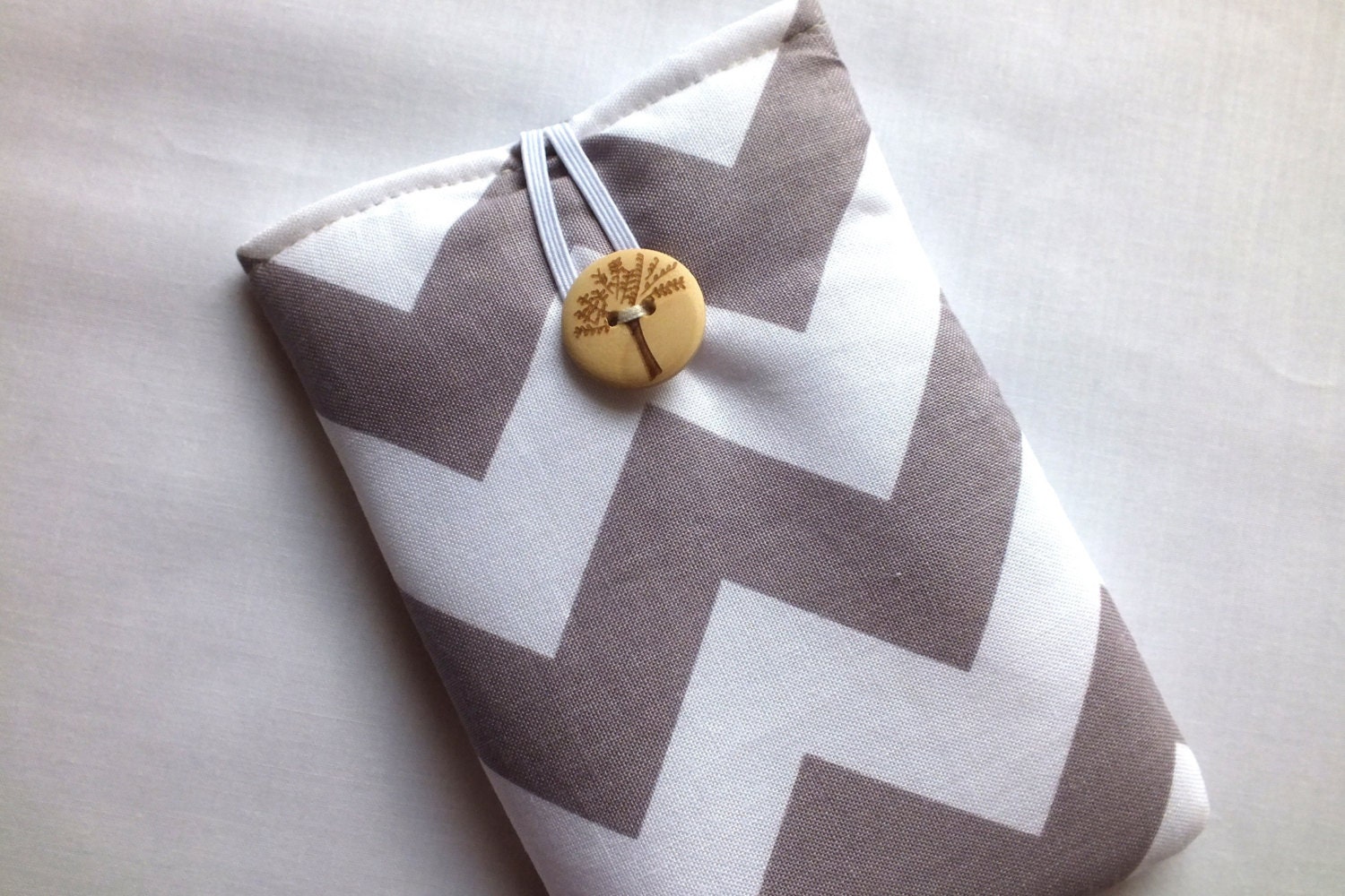 iPhone 5 Sleeve iPhone case iPhone cover iPod case iPhone Sleeve Padded GREY CHEVRON