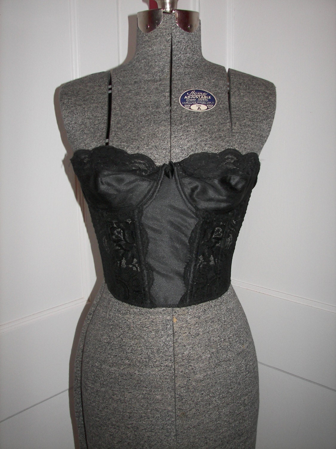 VTG Victoria Secret Sexy Black Satin and Lace Boned Corset Bustier - 36B