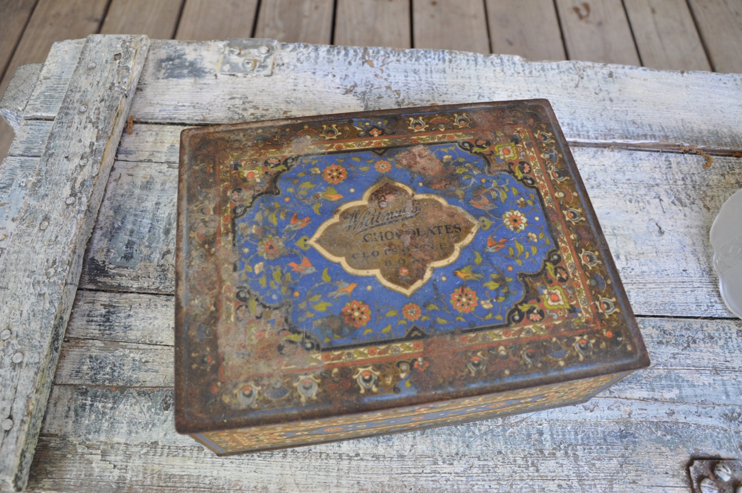 Vintage 1920s Whitmans metal chocolate candy tin