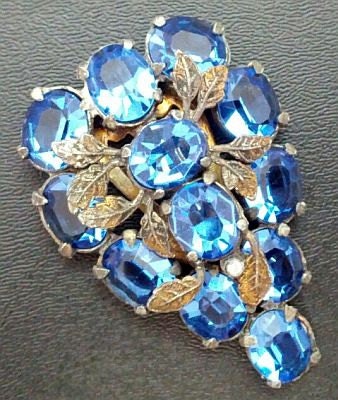 Vintage Czech Blue Glass Rhinestone Fur Dress Clip Leaf Decorations Pot Metal Art Deco 2.5" VG