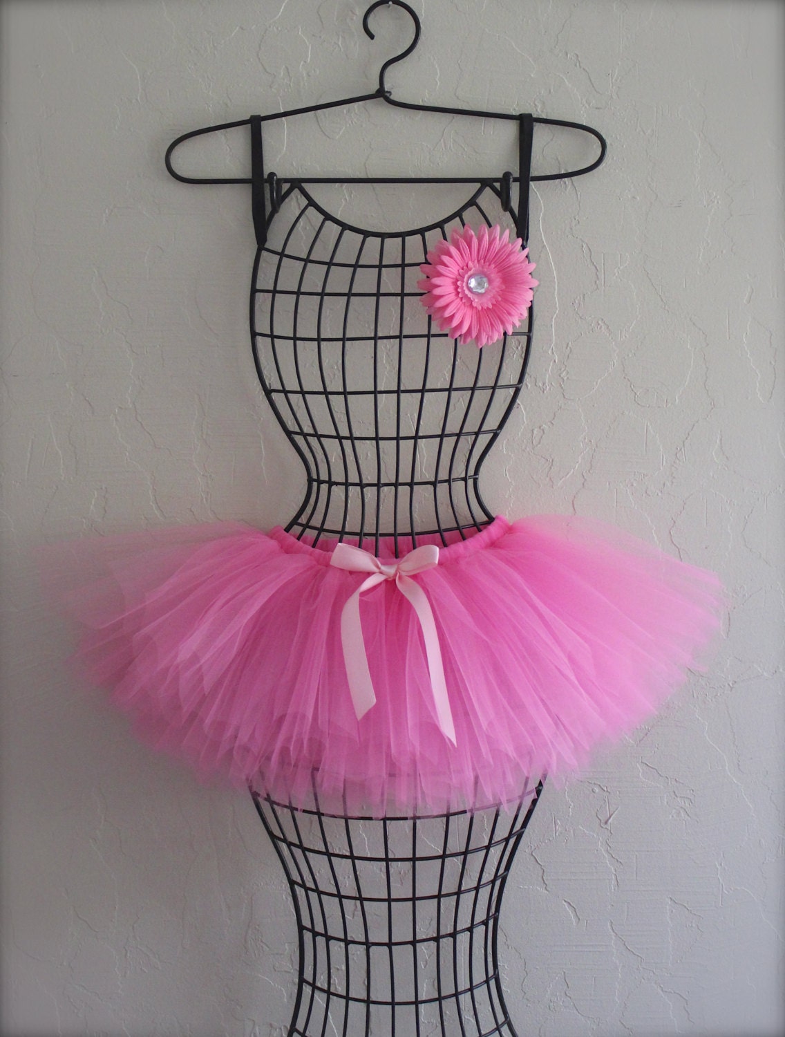 Girl's Shocking Pink Tutu with Pink Daisy. Birthday Tutus. Princess Tutus. Flower girl tutu skirt. Bridal tutu. SEWN TUTU.