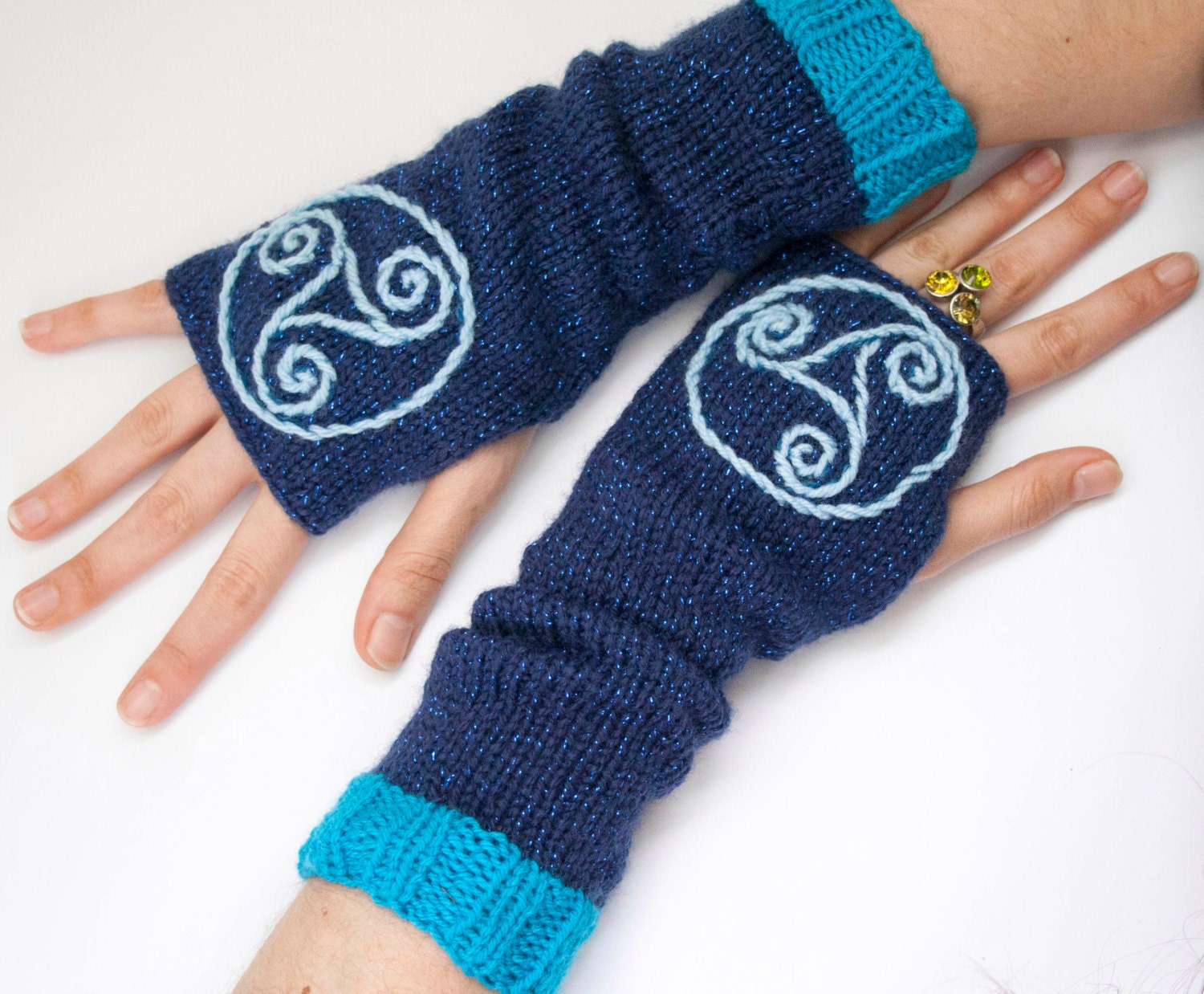 Fingerless arm warmers - knitted Irish wool - Celtic design