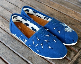 Dandelion Navy Canvas TOMS